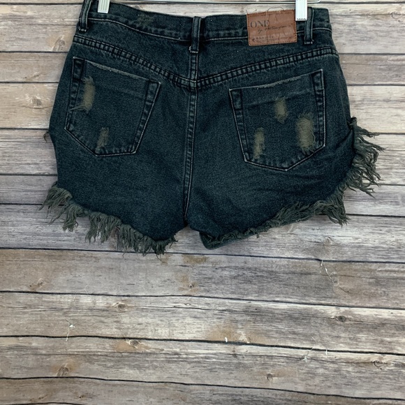 One x One Teaspoon distressed shorts - Picture 3 of 7